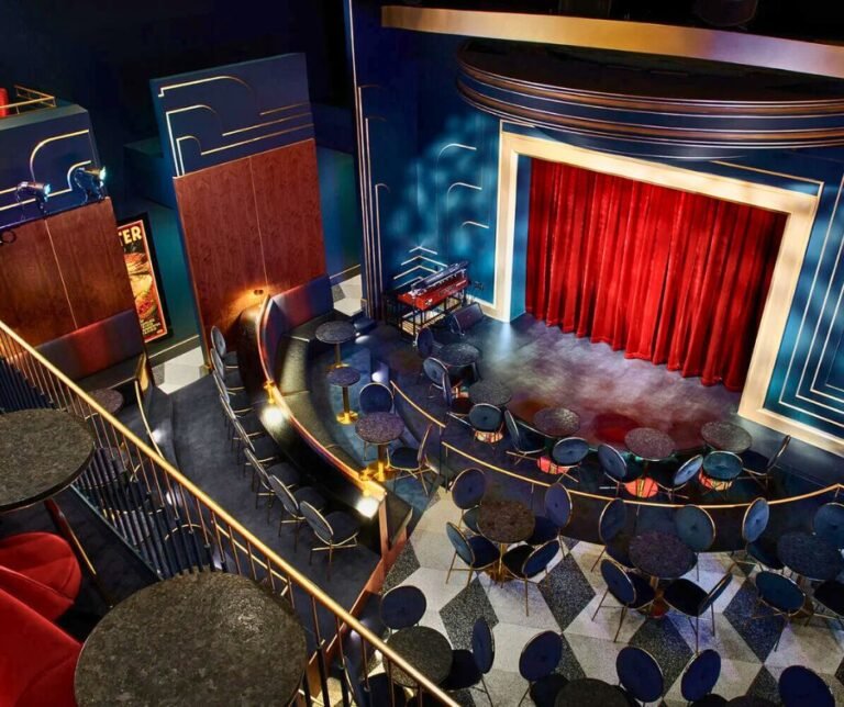 Chicago’s Secret Speakeasy (You Enter Through a Washing Machine!)