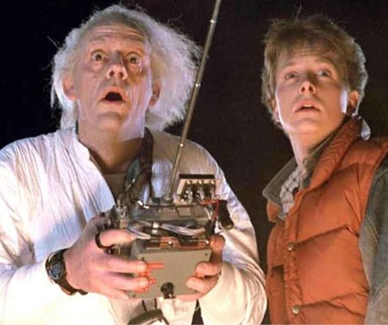 Epic Halloween Display in Chicago Suburbs Goes Viral with Tribute to Iconic Movie