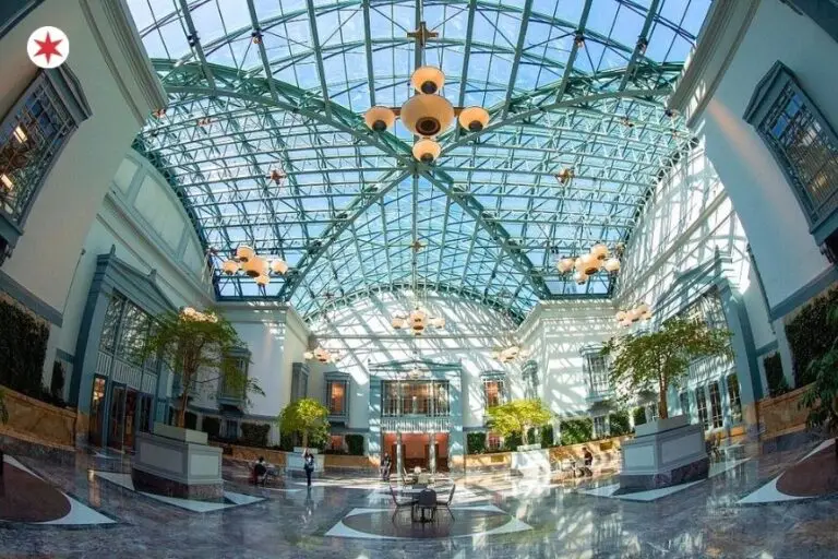 12 Stunning Lobbies in Chicago You Can Experience for Free