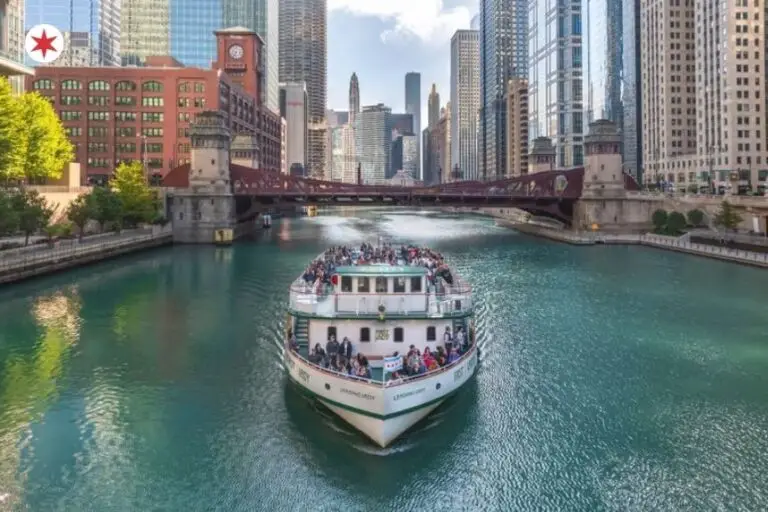 5 Chicago Architecture Boat Tours Locals Actually Recommend (And The $10 Budget Option)